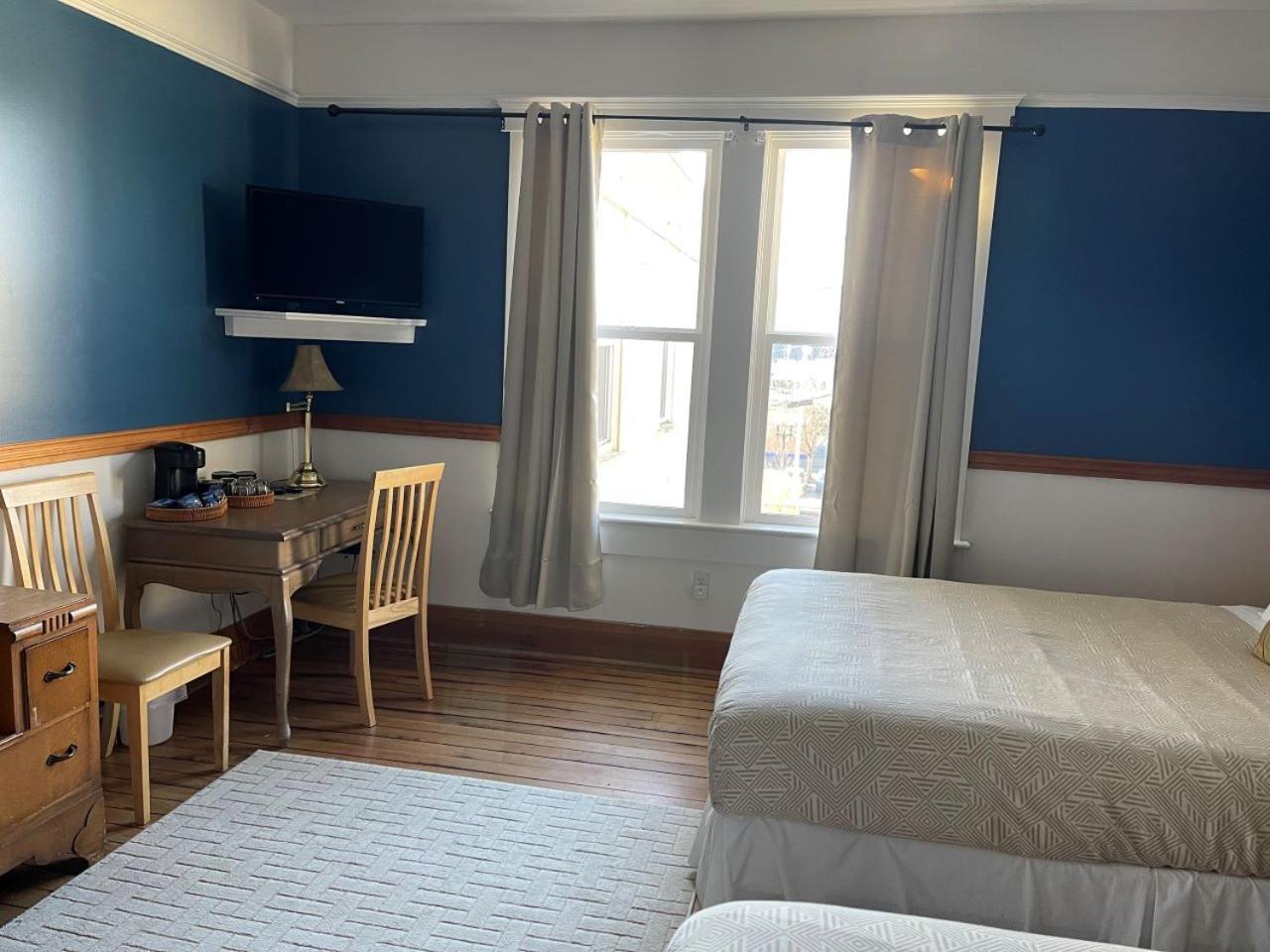 Royal Hotel צ'יליוואק מראה חיצוני תמונה