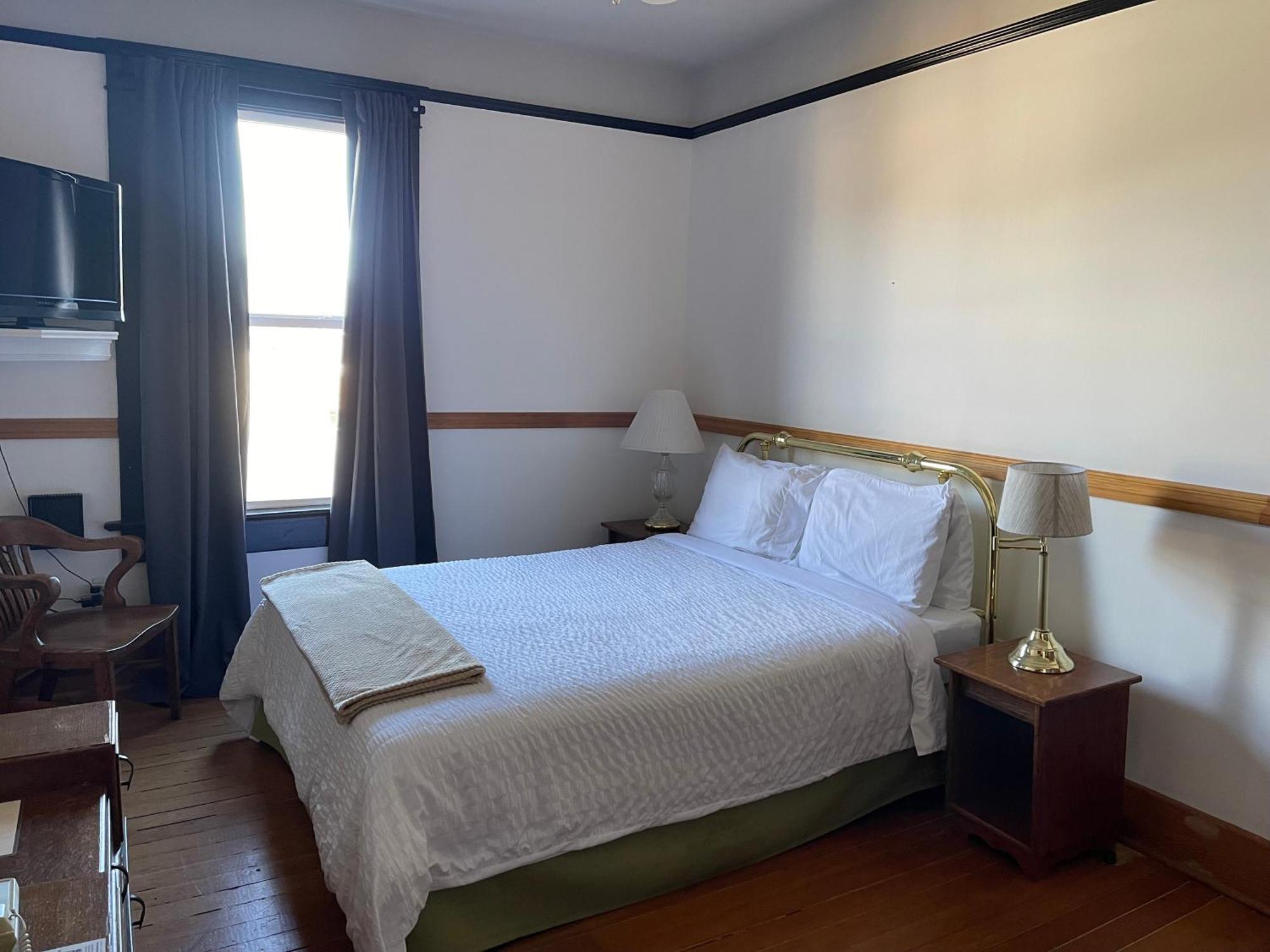Royal Hotel צ'יליוואק מראה חיצוני תמונה