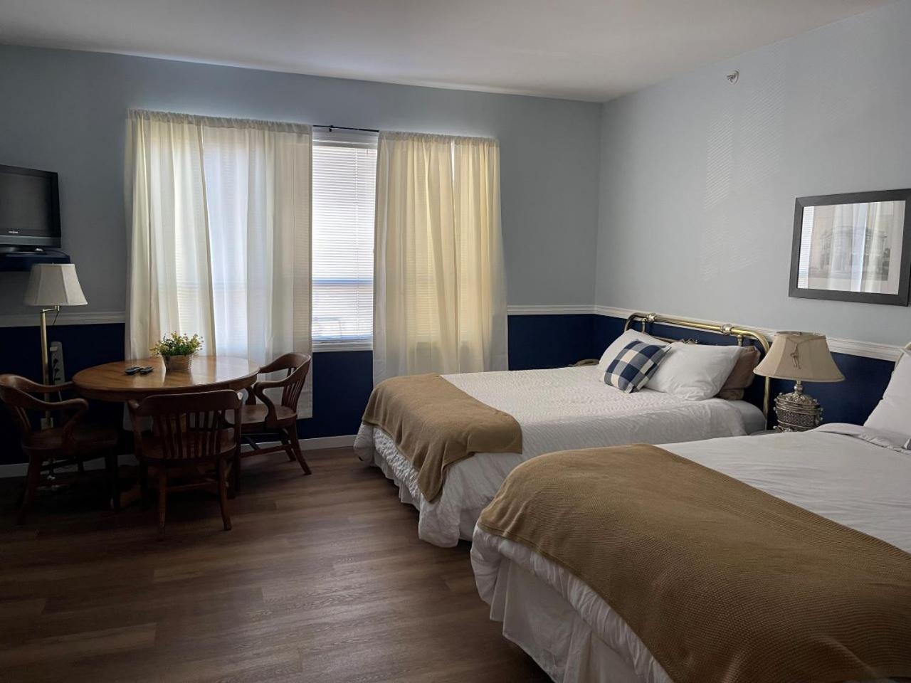 Royal Hotel צ'יליוואק מראה חיצוני תמונה