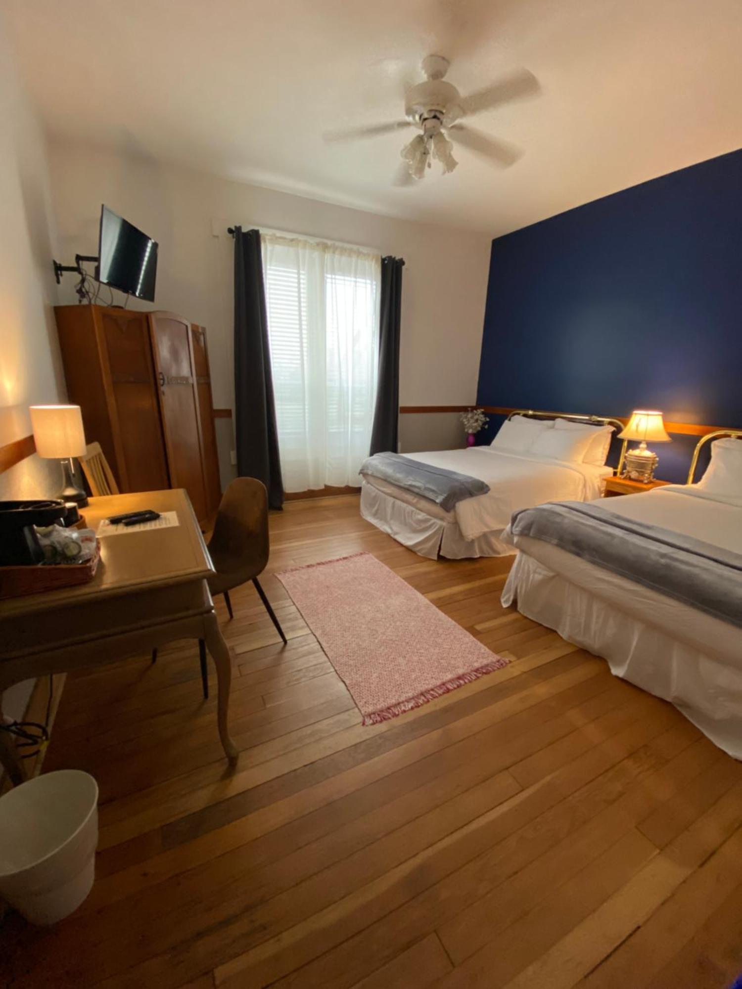 Royal Hotel צ'יליוואק מראה חיצוני תמונה