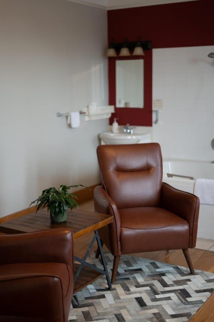 Royal Hotel צ'יליוואק מראה חיצוני תמונה