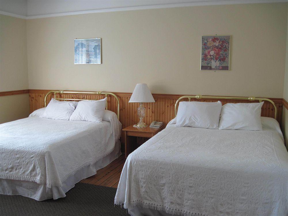 Royal Hotel צ'יליוואק מראה חיצוני תמונה