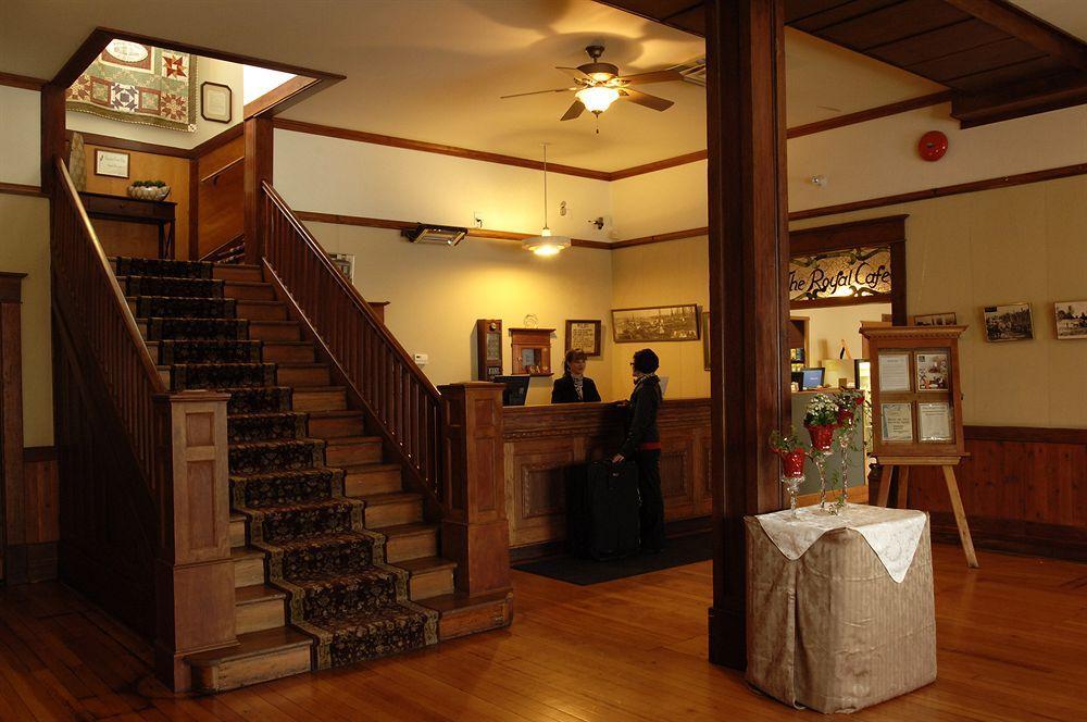 Royal Hotel צ'יליוואק מראה חיצוני תמונה