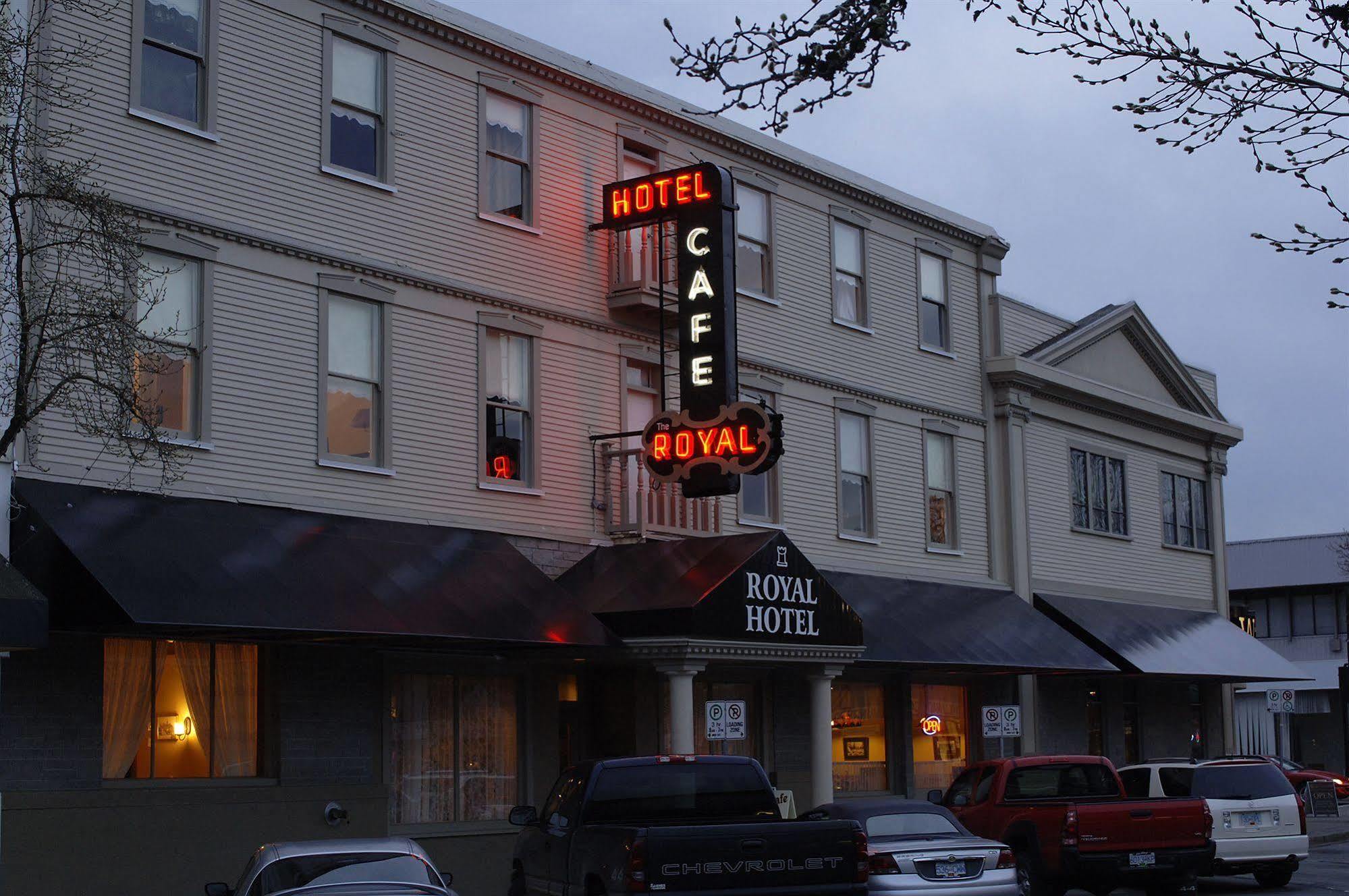 Royal Hotel צ'יליוואק מראה חיצוני תמונה