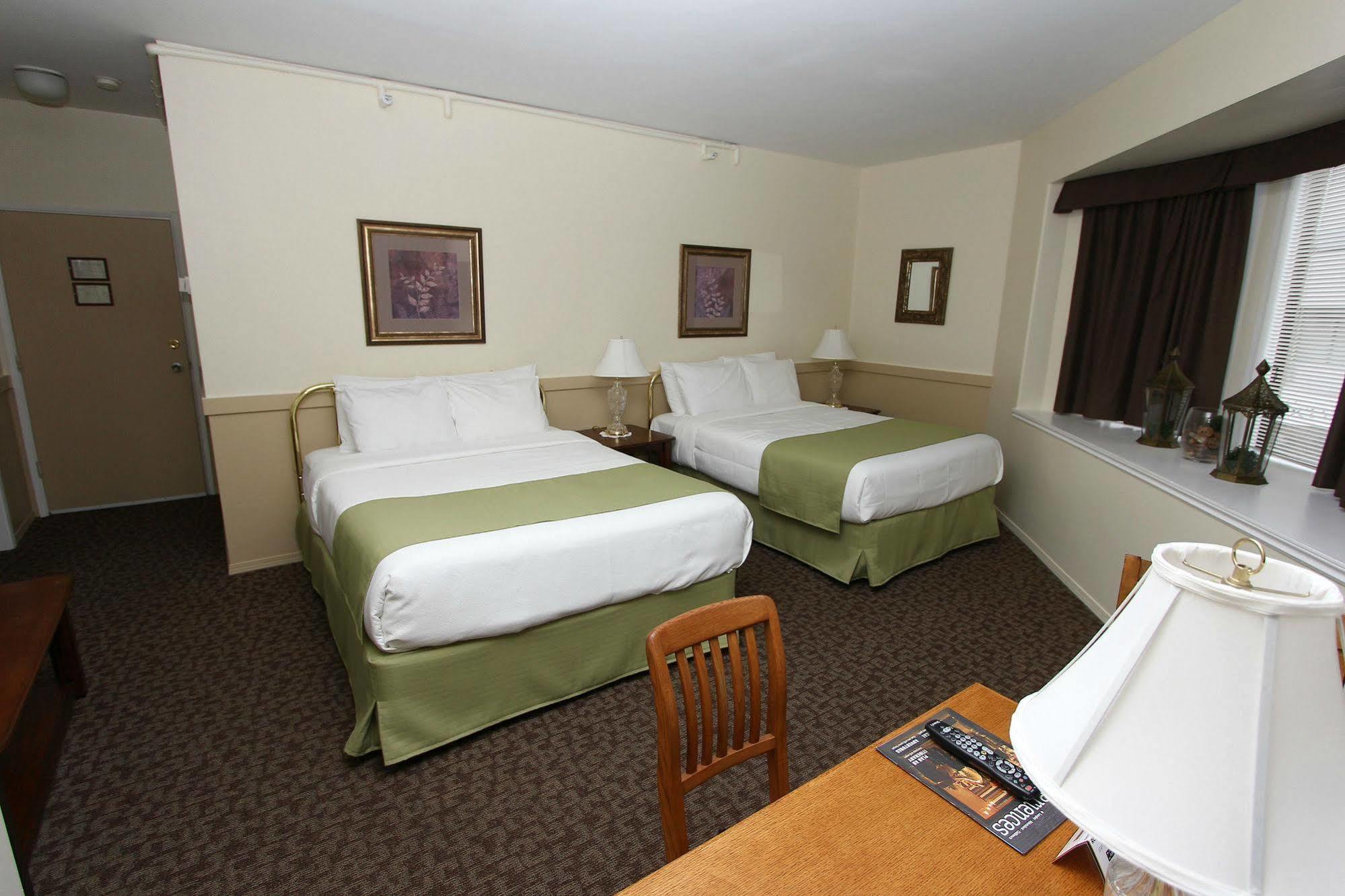 Royal Hotel צ'יליוואק מראה חיצוני תמונה